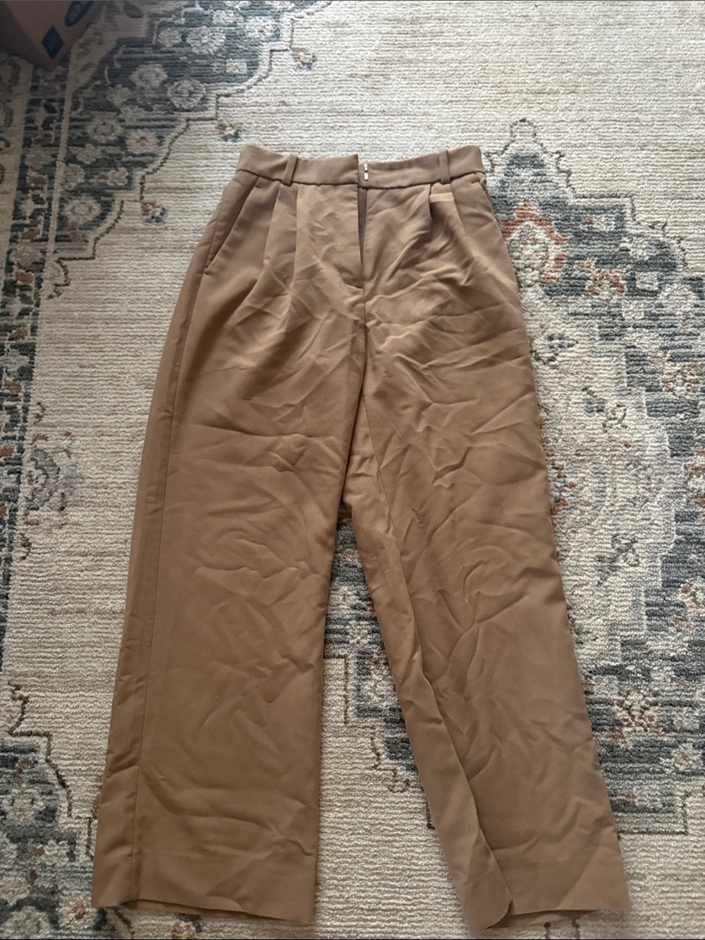 Abercrombie & Fitch Women’s Straight-Leg Trousers in Tan